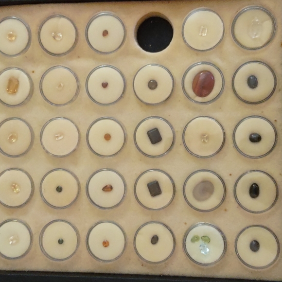 Collection of semi-precious gemstones ✨ ONLY MESSAGE ME IF YOUR SERIOUS✨ - Picture 8 of 16